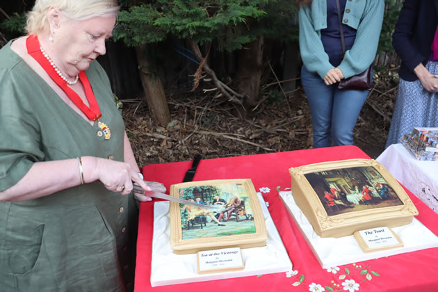 Edible replicas of the artist's paintings wiere served at the event 
