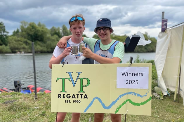 Angelos Karagiannis and Patrick Keating with their trophies