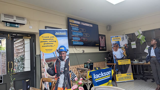 Workers at the Globe 2 