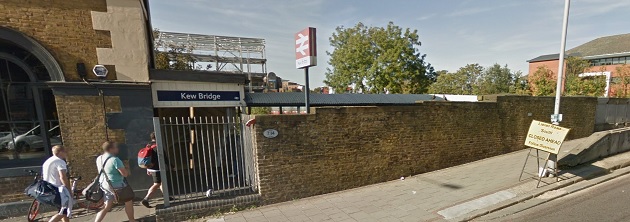 Kew Bridge Station