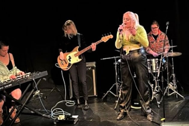 Virginie Lacour-Puiboube with Laughing With The Raindrops