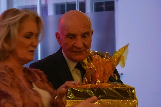 Ex-MP Steve Pound helps draw the raffle at the event 