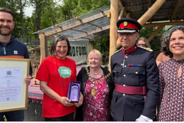 Richard Kornicki CBE DL presented the award on behalf of the King with Mayor Yvonne Johnson in attendance, as well as Deirdre Costigan MP