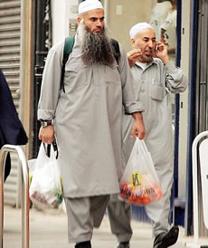 Daily Mail pic of Qatada and Al-Sirri