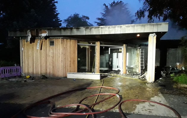 A fire has hit the caf&eacute; at Gunnersbury Park in the early hours of Friday morning