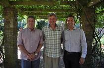 Cllr Mahfouz (r) with the London in Bloom judges